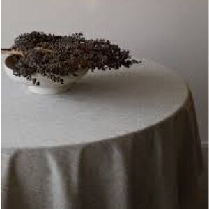 H&M HOME D190 cm
ROUND TABLECLOTH
COLOUR:Light beige (120)